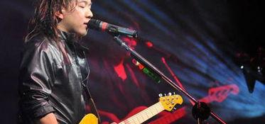 黄哲明星,星光璀璨的演艺之路