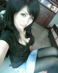 身穿白丝袜妹妹自拍,妹妹的自拍瞬间